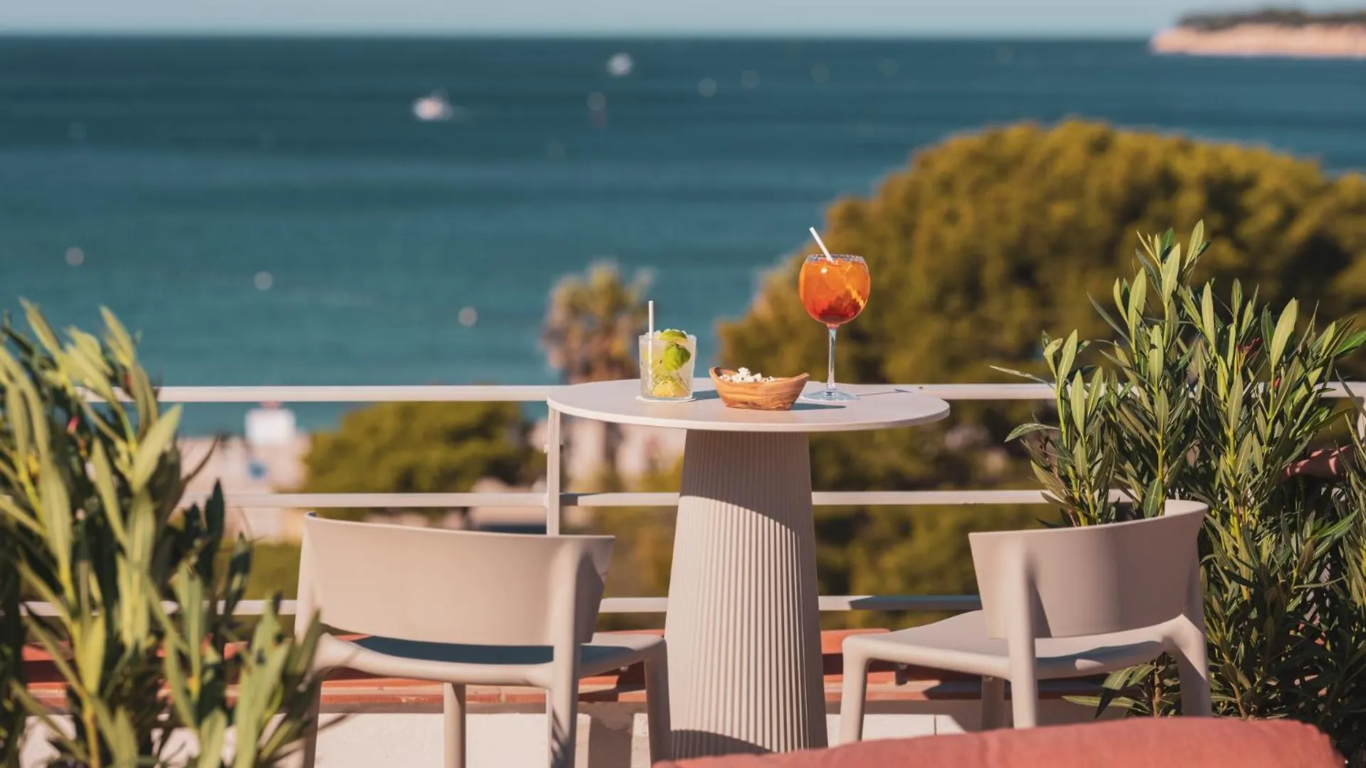 Hotel Liautaud Rooftop Cassis 4*,